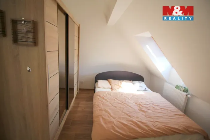 Pronájem bytu 2+kk, Hradec Králové, Tylovo nábřeží, 68 m2