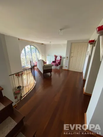 Pronájem vily, Corsanico, Itálie, Via di Casesi, 200 m2