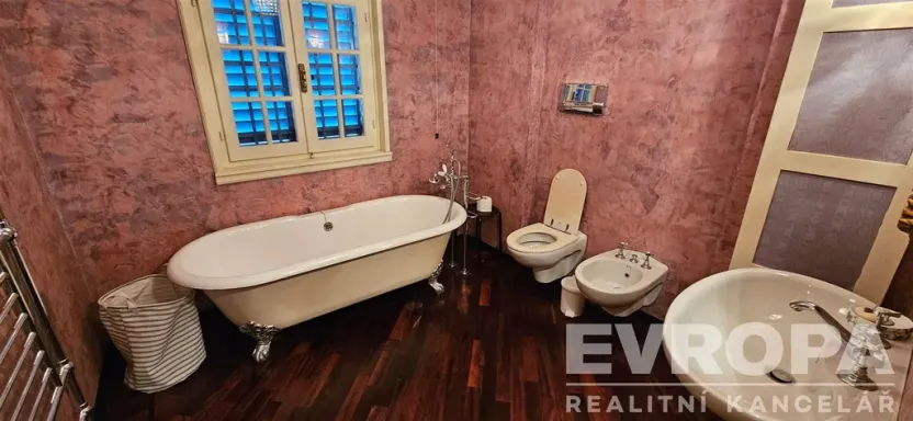 Pronájem vily, Corsanico, Itálie, Via di Casesi, 200 m2