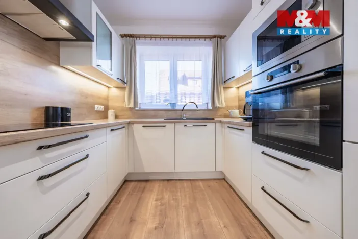 Prodej rodinného domu, Struhařov, V Domcích, 254 m2