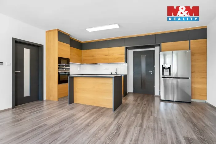 Pronájem bytu 3+kk, Bělá pod Bezdězem, Masarykovo náměstí, 100 m2