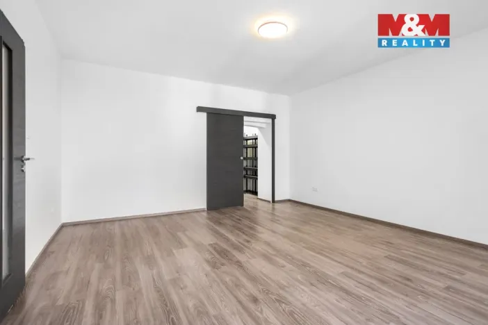 Pronájem bytu 3+kk, Bělá pod Bezdězem, Masarykovo náměstí, 100 m2