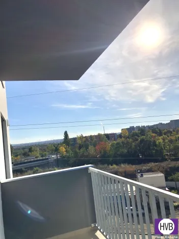 Prodej bytu 1+kk, Praha, Za černým mostem, 29 m2