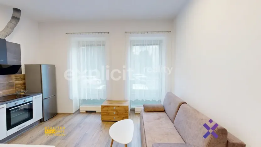 Pronájem bytu 1+kk, Zlín, Lorencova, 26 m2