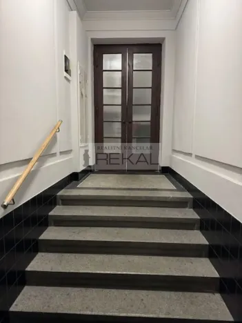 Pronájem kanceláře, Praha - Bubeneč, Jugoslávských partyzánů, 50 m2