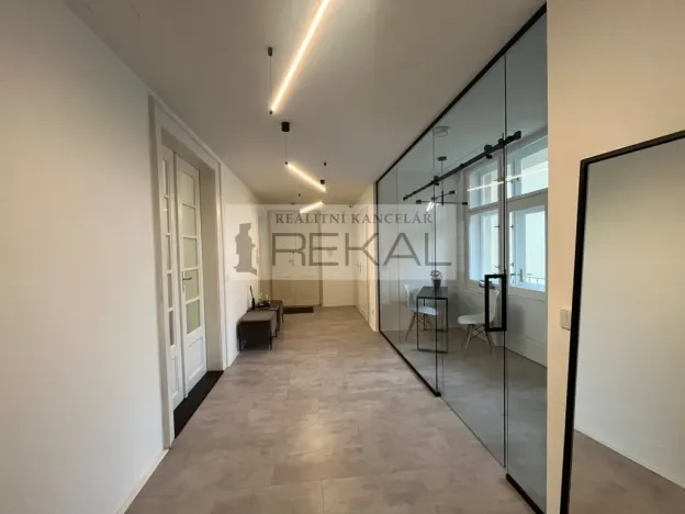 Pronájem kanceláře, Praha - Bubeneč, Jugoslávských partyzánů, 50 m2