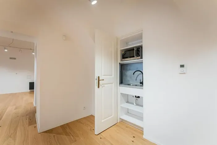 Pronájem obchodního prostoru, Praha - Malá Strana, Vlašská, 98 m2