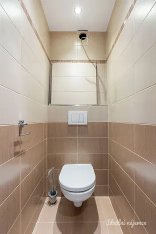 Pronájem bytu 1+1, Praha - Kobylisy, Luhovská, 41 m2