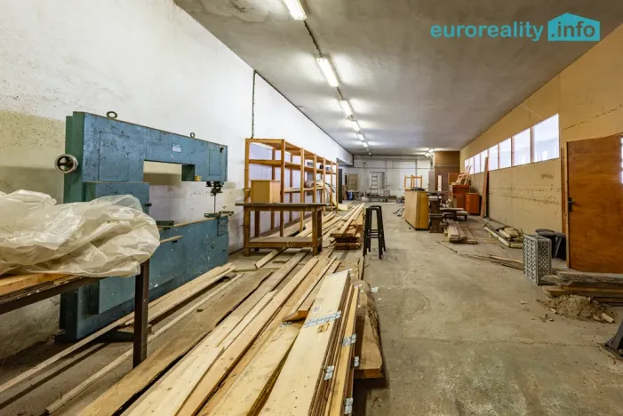 Prodej výrobních prostor, Libá, 1011 m2
