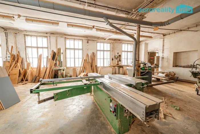 Prodej výrobních prostor, Libá, 1011 m2