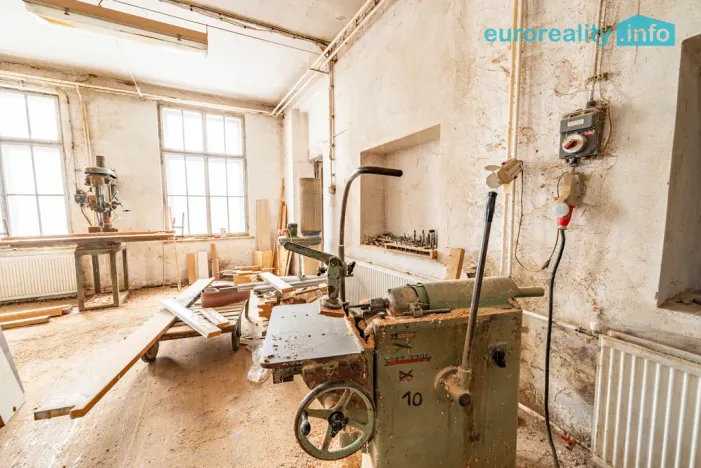 Prodej výrobních prostor, Libá, 1011 m2