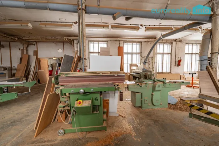 Prodej výrobních prostor, Libá, 1011 m2