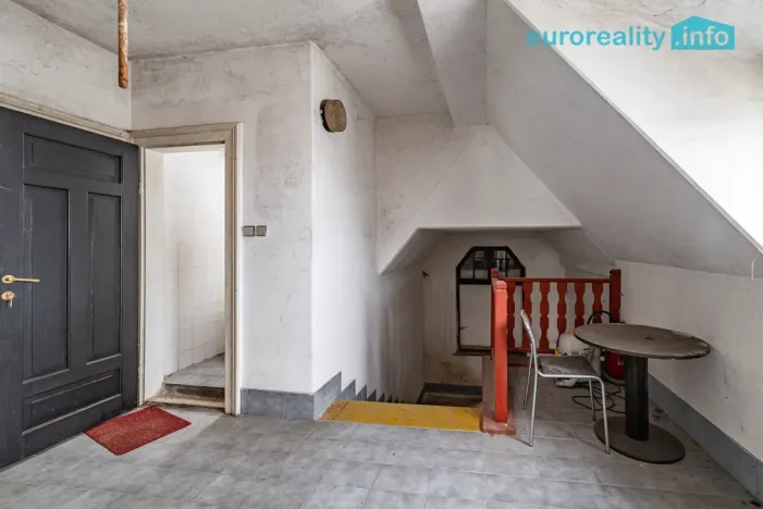 Prodej výrobních prostor, Libá, 1011 m2