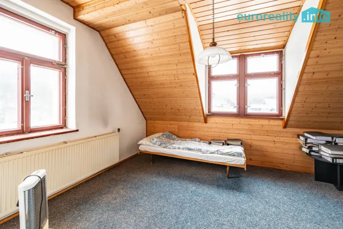 Prodej výrobních prostor, Libá, 1011 m2