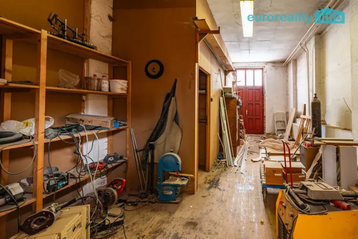 Prodej výrobních prostor, Libá, 1011 m2