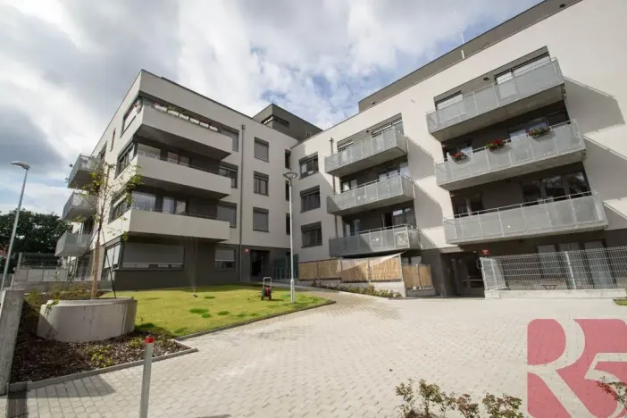 Pronájem bytu 2+kk, Praha - Michle, Hadovitá, 53 m2