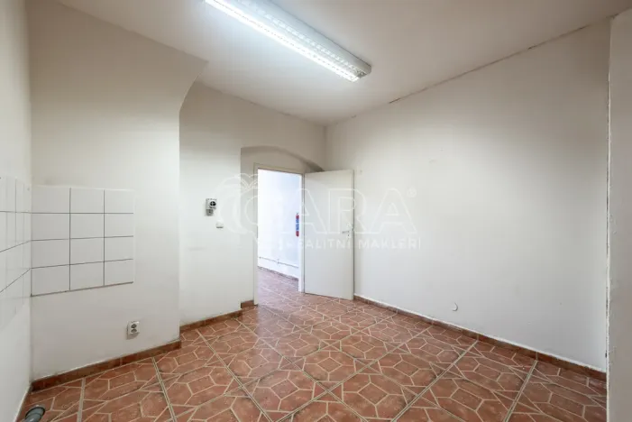 Pronájem obchodního prostoru, Praha - Karlín, Sokolovská, 85 m2