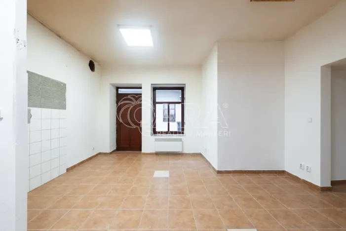 Pronájem obchodního prostoru, Praha - Karlín, Sokolovská, 85 m2