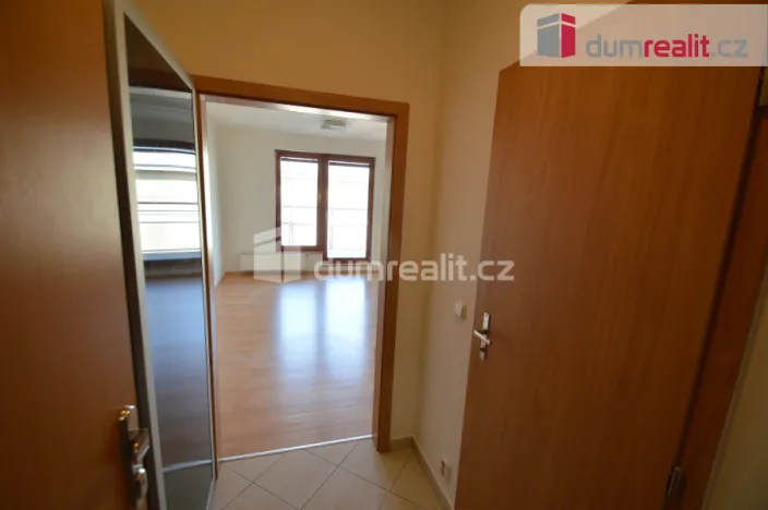 Pronájem bytu 1+kk, Praha - Vysočany, Jana Přibíka, 36 m2