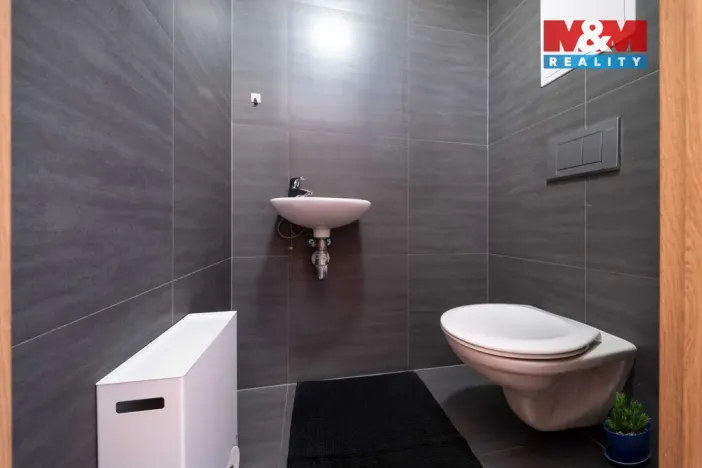 Prodej bytu 4+kk, Králův Dvůr, 89 m2