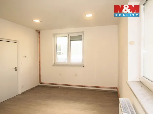 Pronájem kanceláře, Plzeň, Bělohorská, 13 m2