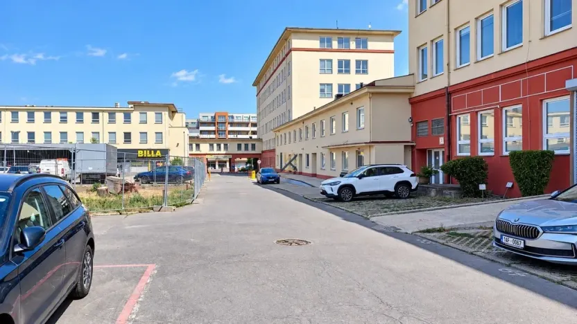 Pronájem obchodního prostoru, Praha, Počernická, 400 m2