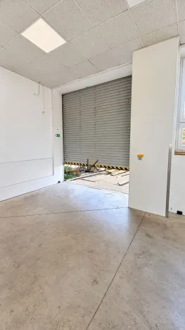 Pronájem skladu, Praha, Počernická, 400 m2