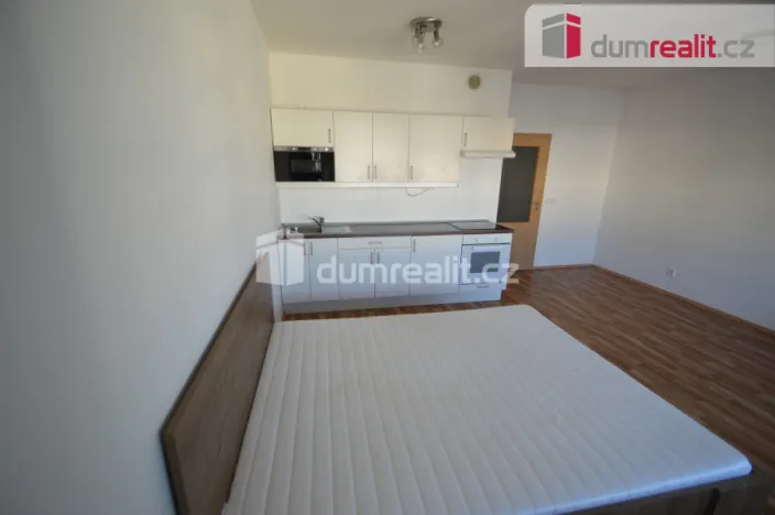 Pronájem bytu 1+kk, Praha - Modřany, Pískařská, 39 m2