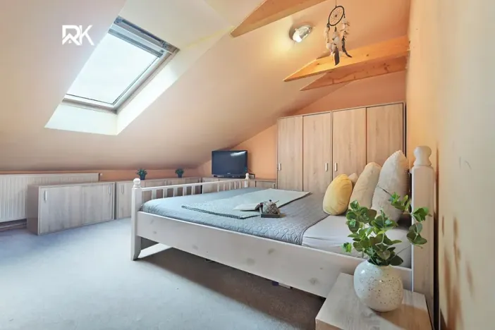 Prodej rodinného domu, Nová Ves I, Legerovo nám., 470 m2