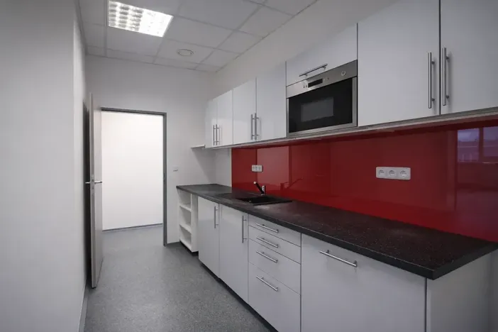 Pronájem kanceláře, Praha - Libeň, Lihovarská, 222 m2