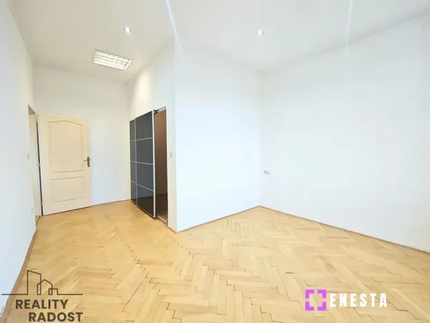 Pronájem bytu 2+kk, Praha - Nusle, náměstí Generála Kutlvašra, 57 m2