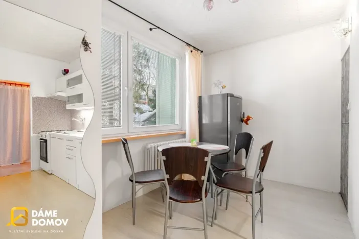 Prodej bytu 2+1, Vsetín, Ohrada, 55 m2