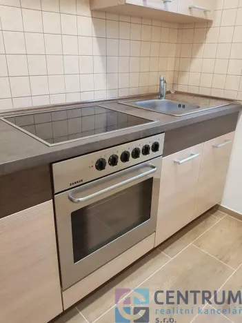 Pronájem bytu 1+kk, Jablonec nad Nisou, Květinová, 28 m2