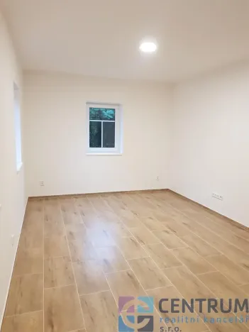 Pronájem bytu 1+kk, Jablonec nad Nisou, Květinová, 28 m2