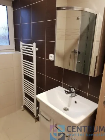 Pronájem bytu 1+kk, Jablonec nad Nisou, Květinová, 28 m2