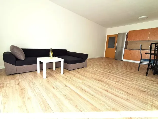 Pronájem bytu 2+kk, Jesenice, Za Rybníkem, 56 m2