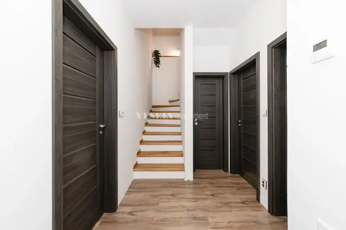 Prodej rodinného domu, Hvozdnice, 146 m2