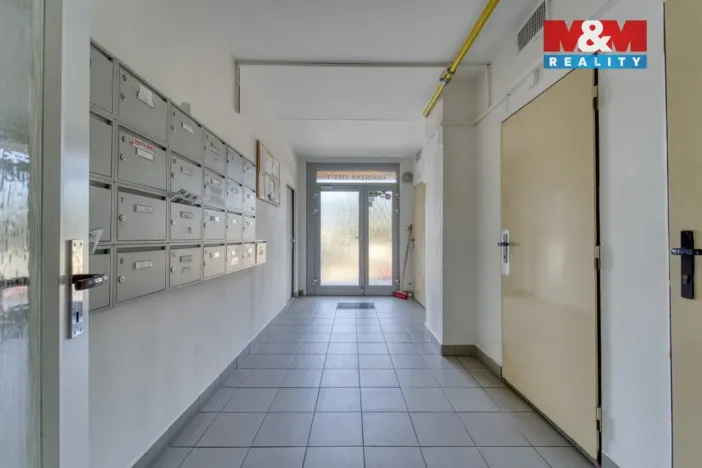 Prodej bytu 2+1, Plzeň - Doubravka, Hrádecká, 63 m2