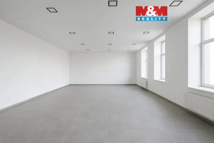 Pronájem obchodního prostoru, Hradec Králové - Kukleny, Pražská třída, 85 m2
