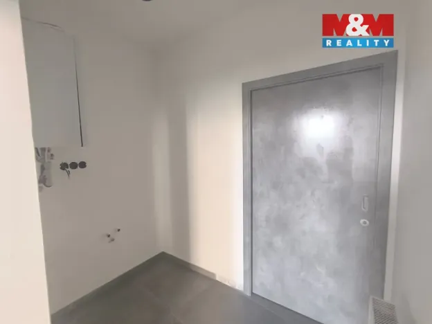 Pronájem obchodního prostoru, Hradec Králové - Kukleny, Pražská třída, 85 m2