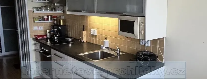 Pronájem pokoje, Praha - Troja, Krosenská, 16 m2