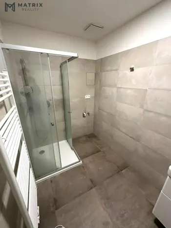 Pronájem bytu 1+kk, Praha - Libeň, U Rokytky, 39 m2