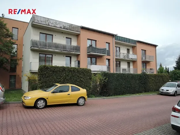 Pronájem bytu 2+kk, Hostivice, B. Němcové, 48 m2