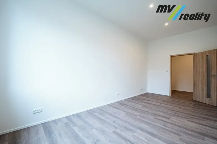 Prodej bytu 2+1, Milovice, Topolová, 66 m2