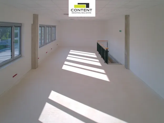 Pronájem skladu, Mikulov, Nádražní, 7000 m2