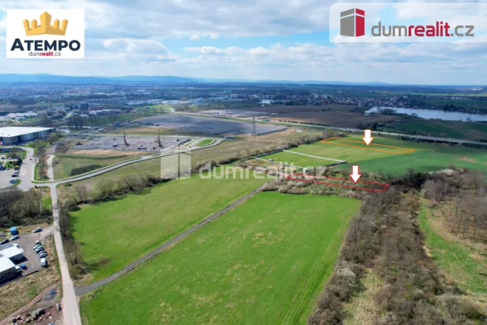 Prodej komerčního pozemku, Úsilné, 1632 m2