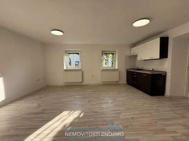 Pronájem kanceláře, Znojmo, Velká Michalská, 35 m2