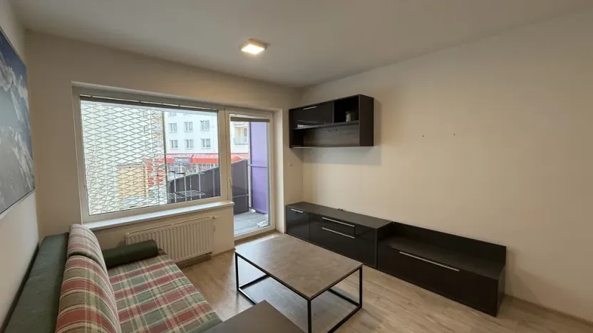 Pronájem bytu 2+kk, Zlín - Malenovice, Hřebíčkova, 34 m2