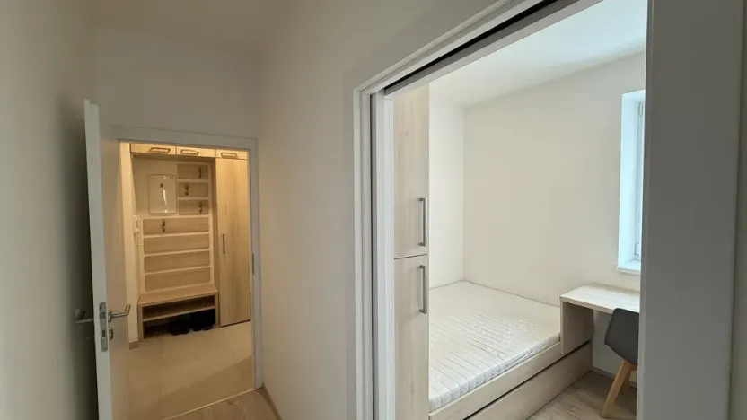 Pronájem bytu 2+kk, Zlín - Malenovice, Hřebíčkova, 34 m2