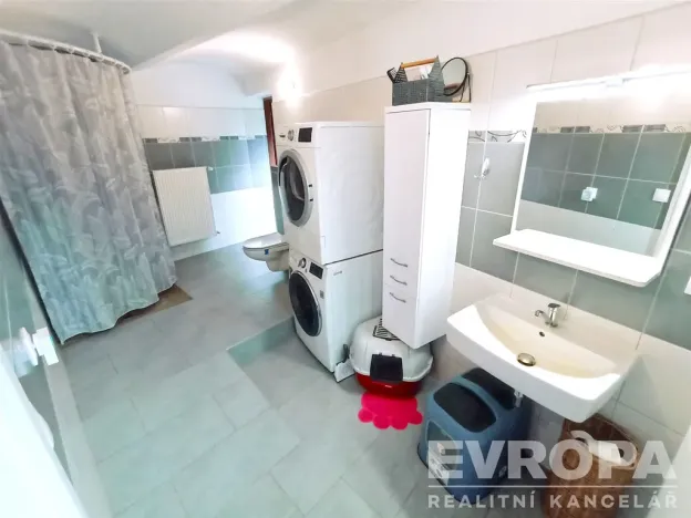 Prodej rodinného domu, Bezvěrov - Chudeč, 180 m2